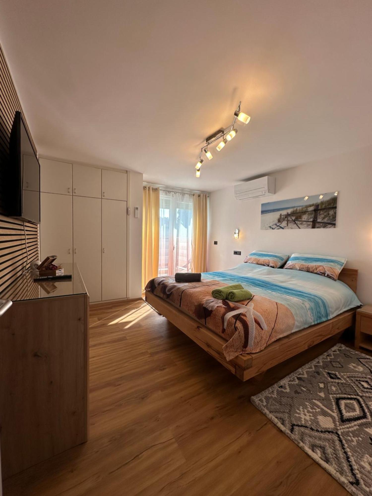 Villa Anthony Ровінь Екстер'єр фото