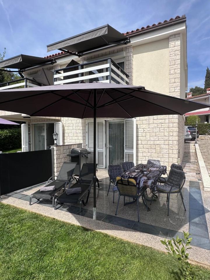 Villa Anthony Ровінь Екстер'єр фото